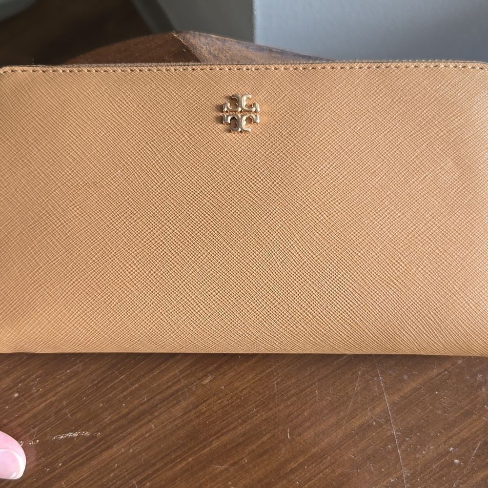 Tory Burch Emerson Wallet Continental